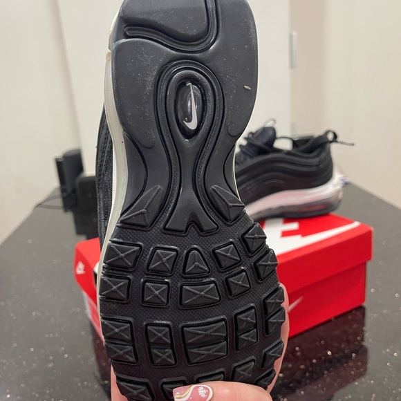 Nike shoes - Picture 4 of 9